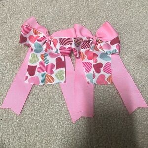 Valentines show bows